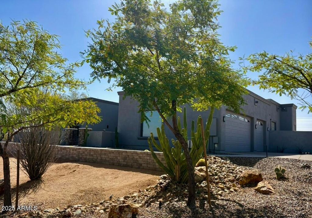Image 2 of property listing at 28304 N 141ST Way, Scottsdale, AZ 85262