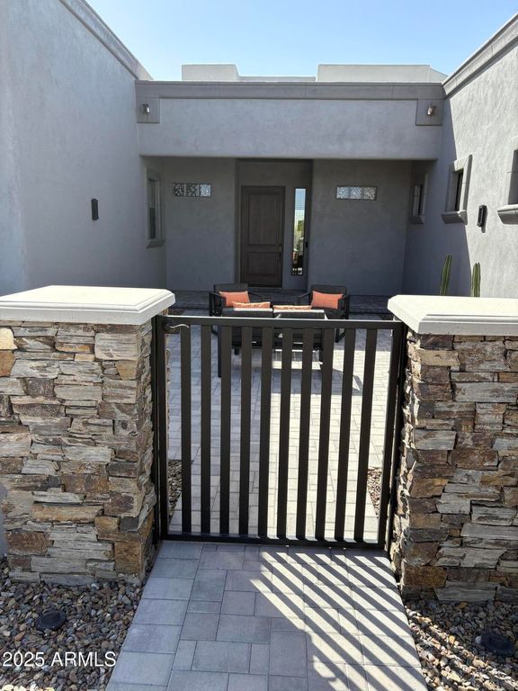 Image 7 of property listing at 28304 N 141ST Way, Scottsdale, AZ 85262