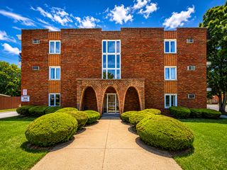 9721 S Cicero Avenue 3E, Oak Lawn, IL 60453
