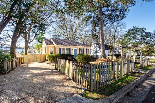 535 Hartfield Street, Jackson, MS 39216