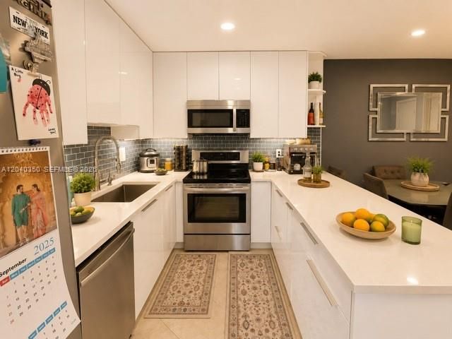 9954 NW 6th Pl, Plantation, FL 33324