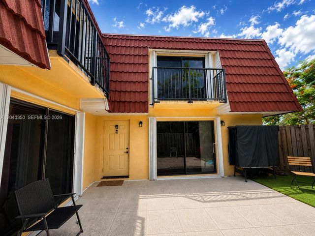 9954 NW 6th Pl, Plantation, FL 33324