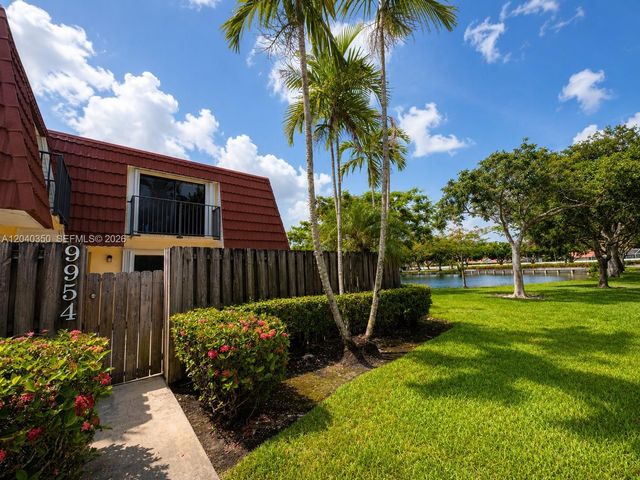 9954 NW 6th Pl, Plantation, FL 33324