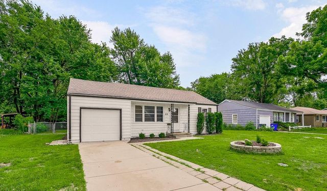 616 S Lee Avenue, Olathe, KS 66061