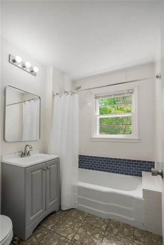 616 S Lee Avenue, Olathe, KS 66061