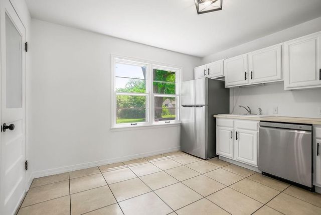 616 S Lee Avenue, Olathe, KS 66061