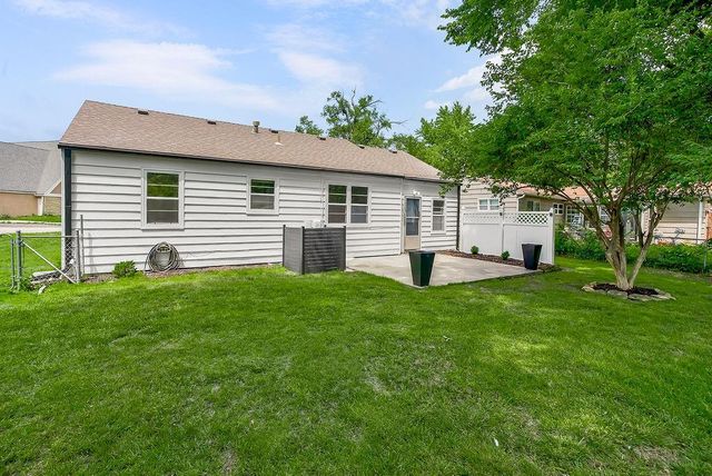 616 S Lee Avenue, Olathe, KS 66061