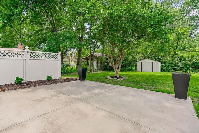 616 S Lee Avenue, Olathe, KS 66061
