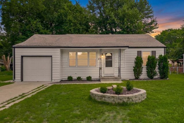 616 S Lee Avenue, Olathe, KS 66061