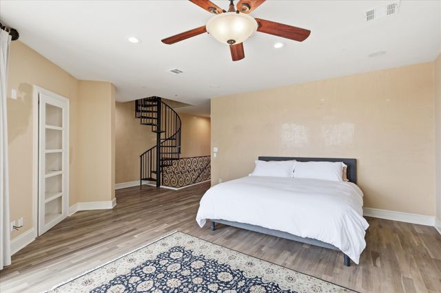 410 Mills Street, Fort Worth, TX 76102