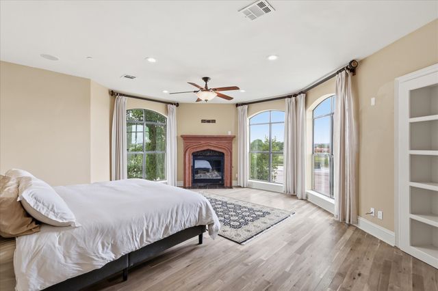 410 Mills Street, Fort Worth, TX 76102