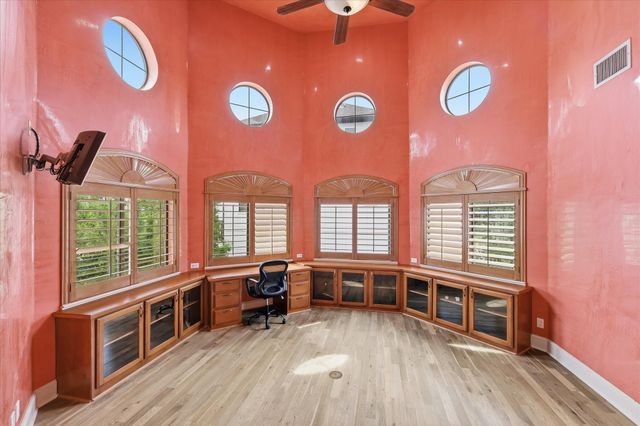 410 Mills Street, Fort Worth, TX 76102