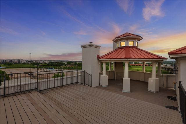 410 Mills Street, Fort Worth, TX 76102