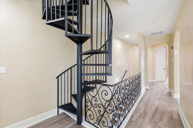 410 Mills Street, Fort Worth, TX 76102