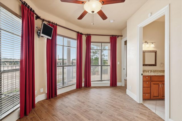 410 Mills Street, Fort Worth, TX 76102
