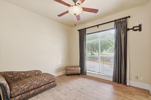 410 Mills Street, Fort Worth, TX 76102