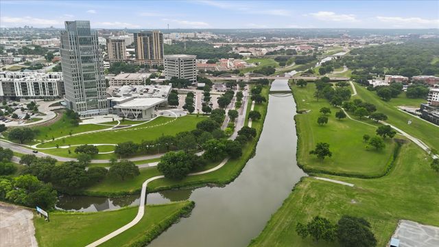 410 Mills Street, Fort Worth, TX 76102