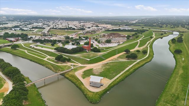 410 Mills Street, Fort Worth, TX 76102