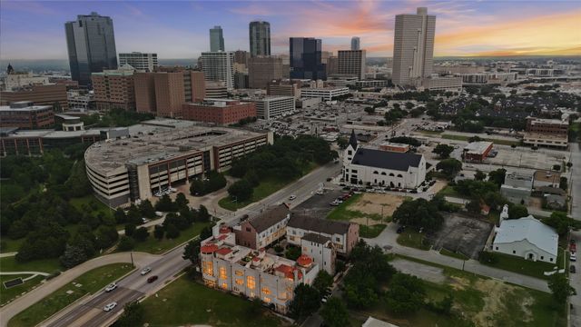 410 Mills Street, Fort Worth, TX 76102