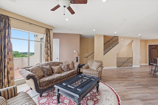 410 Mills Street, Fort Worth, TX 76102