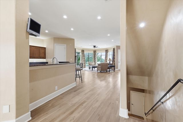 410 Mills Street, Fort Worth, TX 76102