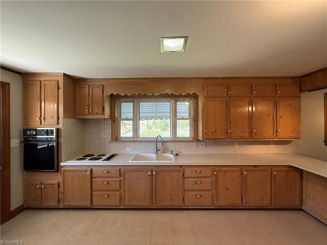 3241 Harper Road, Clemmons, NC 27012