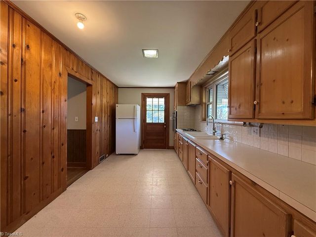 3241 Harper Road, Clemmons, NC 27012
