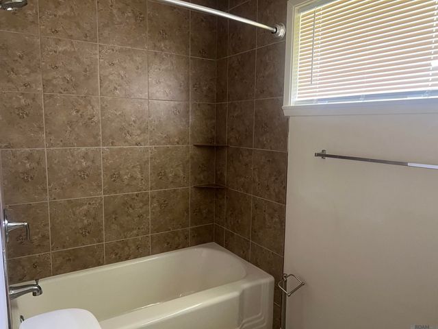 8082 Sholar Dr, Baton Rouge, LA 70809