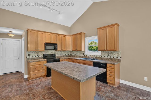 9161 Pine Walk Pass, Argentine Township, MI 48451