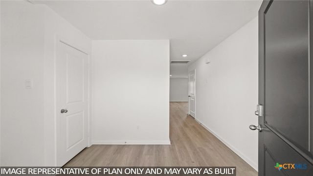 176 Baby Calf Roping Road, Jarrell, TX 76537