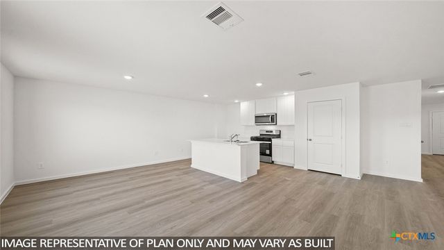 176 Baby Calf Roping Road, Jarrell, TX 76537