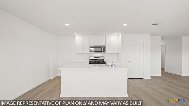 176 Baby Calf Roping Road, Jarrell, TX 76537