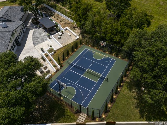 311 E WOODLAKE DR, San Antonio, TX 78229
