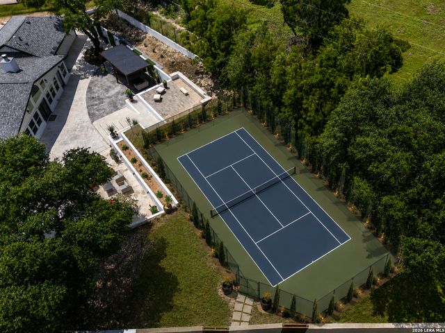 311 E WOODLAKE DR, San Antonio, TX 78229
