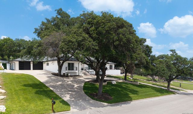 311 E WOODLAKE DR, San Antonio, TX 78229