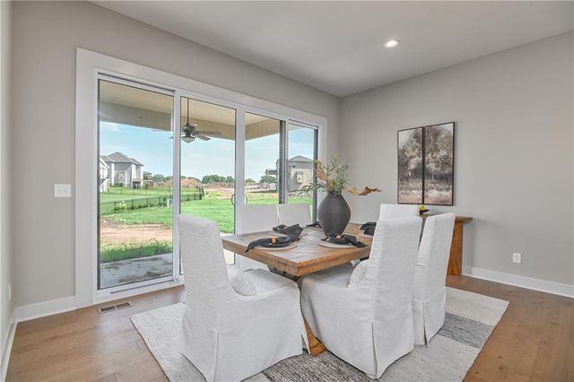 24621 W 60th Terrace, Shawnee, KS 66226