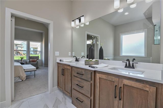 24621 W 60th Terrace, Shawnee, KS 66226