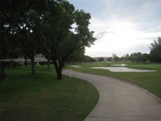 9460 Tangerine Place 101, Davie, FL 33324