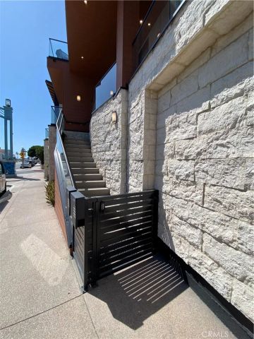 500 E Balboa Boulevard, Newport Beach, CA 92661