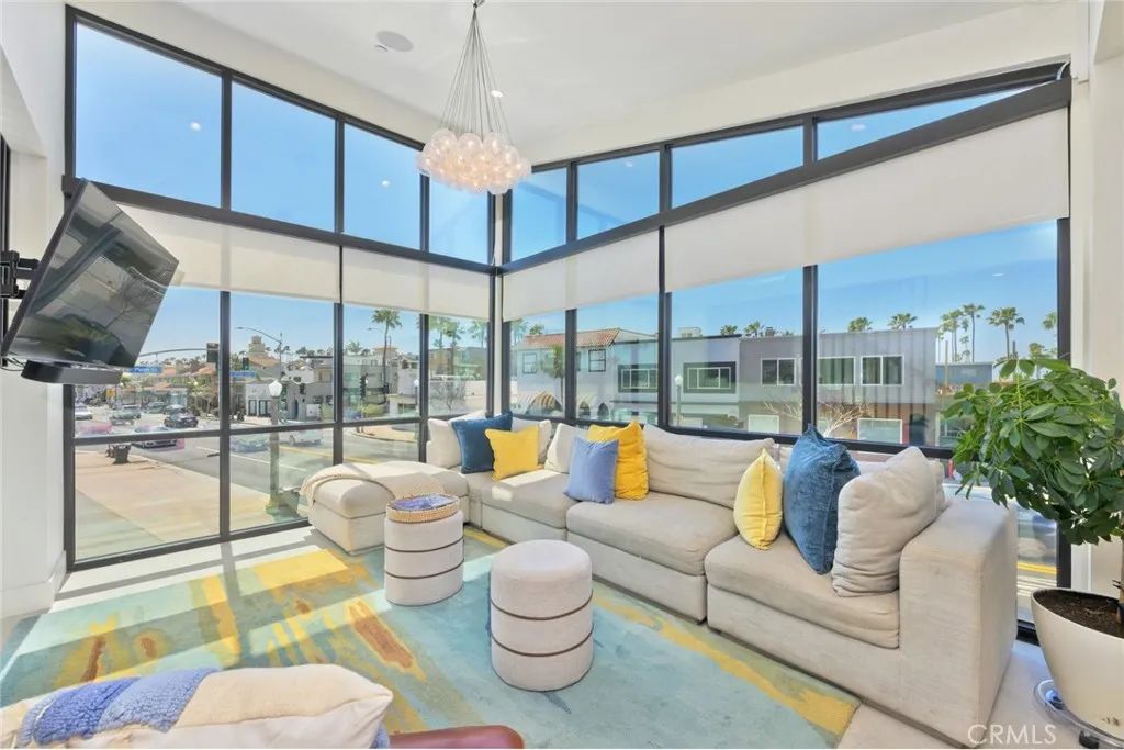 500 E Balboa Boulevard, Newport Beach, CA 92661