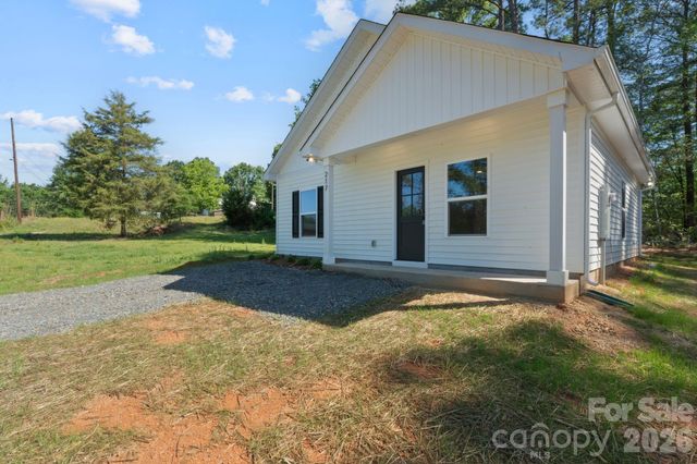 1300 Rainbow Drive, Shelby, NC 28152