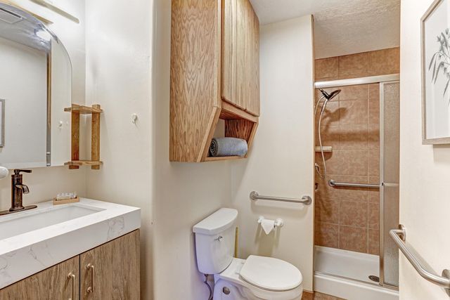 2712 Eastridge Drive NE, Albuquerque, NM 87112