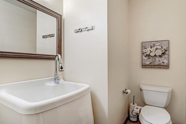 2712 Eastridge Drive NE, Albuquerque, NM 87112