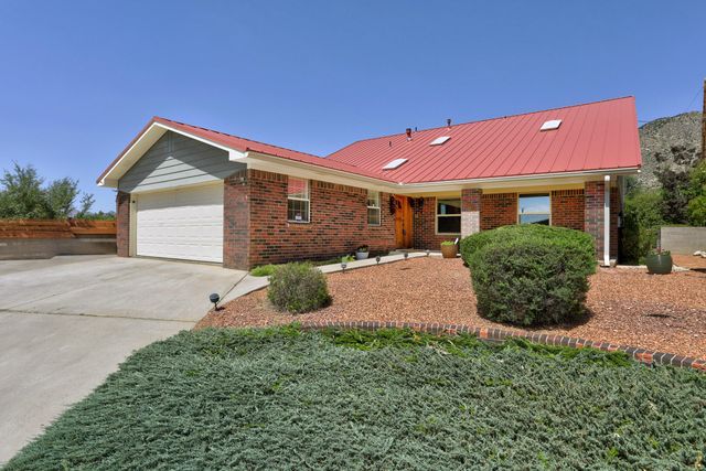 2712 Eastridge Drive NE, Albuquerque, NM 87112
