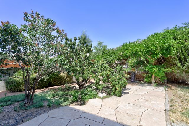 2712 Eastridge Drive NE, Albuquerque, NM 87112