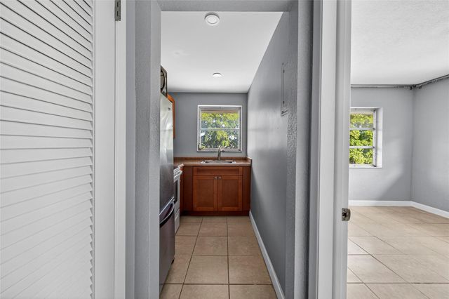 1900 NE 8th Ct 308, Fort Lauderdale, FL 33304