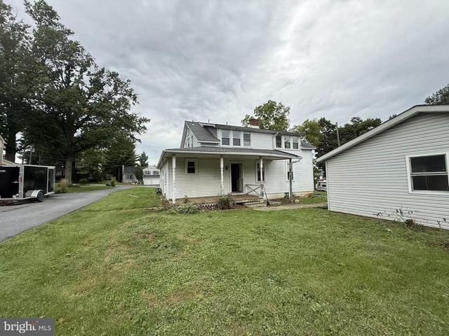 124 E WALNUT ST, Ephrata, PA 17522
