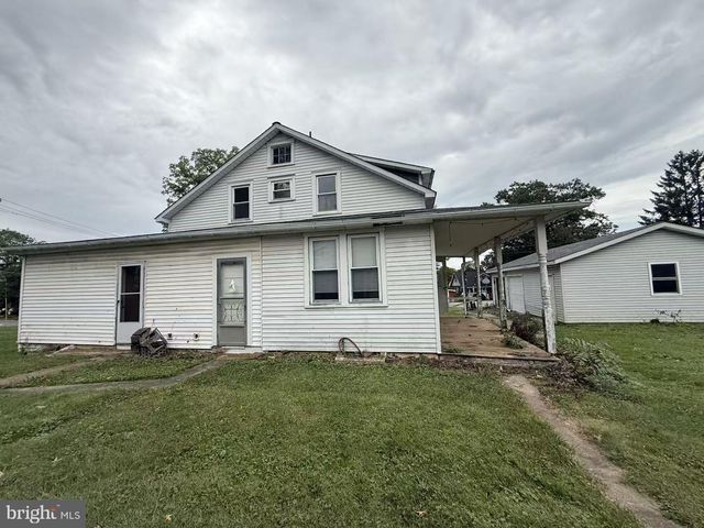 124 E WALNUT ST, Ephrata, PA 17522