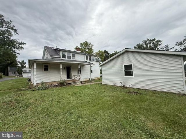 124 E WALNUT ST, Ephrata, PA 17522