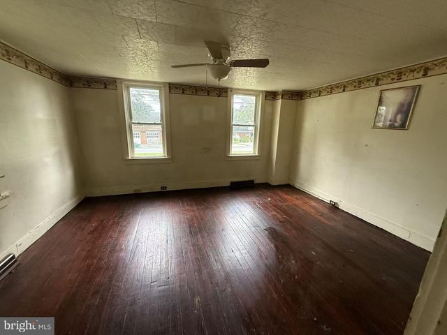 124 E WALNUT ST, Ephrata, PA 17522